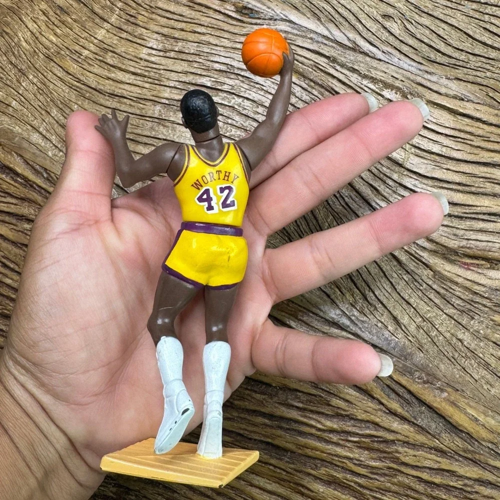 Vintage James Worthy Los Angeles Lakers NBA Action Figure #42 Slam Dunk Pose